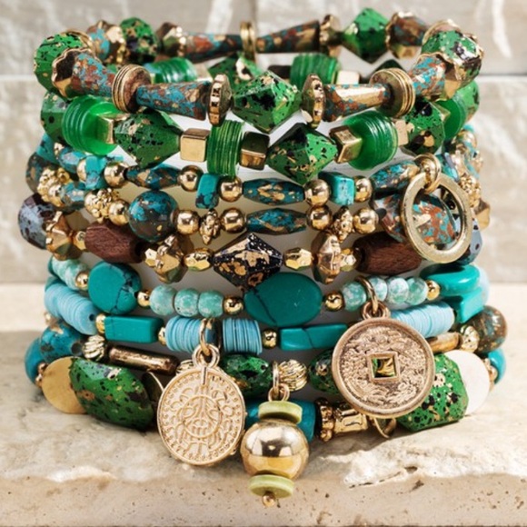 NWT Boutique Green Bohemian Hippy Boho 9 Multi Layered Mixed Beads Bracelet Set - Picture 1 of 6